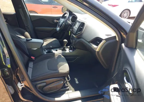 2016 Jeep Cherokee Latitude из США, поврежденный, VIN 1C4PJMCB3GW145640